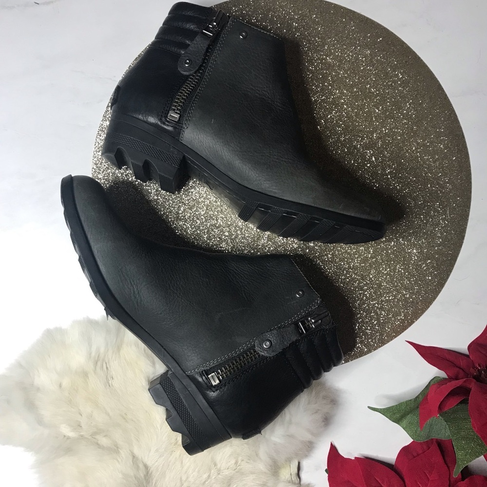 Sorel Danica Short Waterproof Ankle Booties size 9- Charcoal Gray/Black